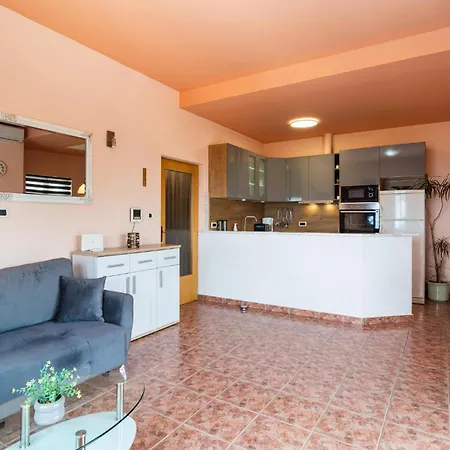 Holiday home Six-bedroom In *